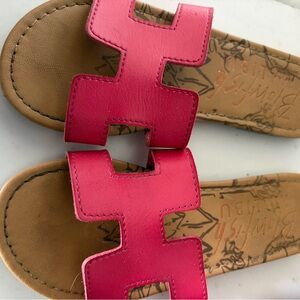Blowfish Malibu Girls Bright Pink Slide Sandals with Tan Footbed size 2